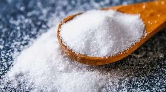 Rutubet ve kötü kokuya karşı doğal çözüm: Bir tutam serpenler sonuca inanamıyor - Resim: 2