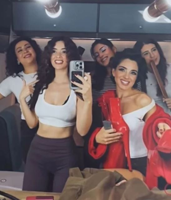 Seray Kaya’nın direk dans performansı olay oldu: Sınırları zorladı - Resim : 2