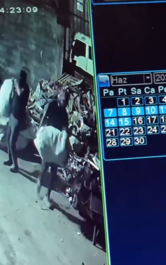 Geri dönüşüm tesisinde şoke eden soygun: Polis o iki maskeliyi arıyor - Resim : 1
