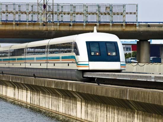 45 dakikalık yol 7 dakikaya düşüyor: Bu tren değil adeta bir uçak - Resim: 1