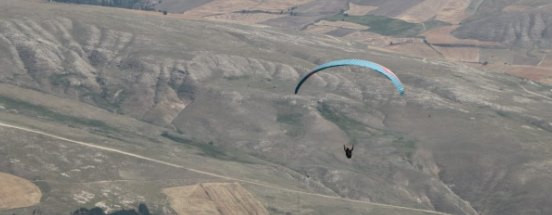 Çorum’da dehşete düşüren olay: 30 metreden kayalıklara düşerek can verdi - Resim : 2