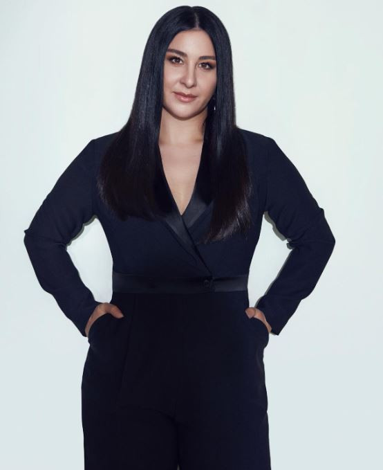 Yasemin Sakallıoğlu’ndan sürpriz proje: “Düğün şarkıcısı” geliyor - Resim : 2