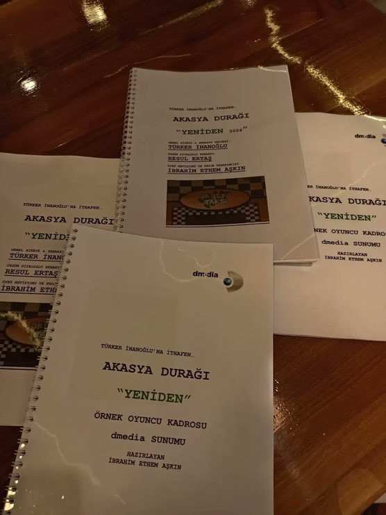 Akasya Durağı eski kadrosuyla geri mi d&ouml;n&uuml;yor? Hazırlık g&ouml;r&uuml;nt&uuml;leri sosyal medyayı karıştırdı - Resim : 1