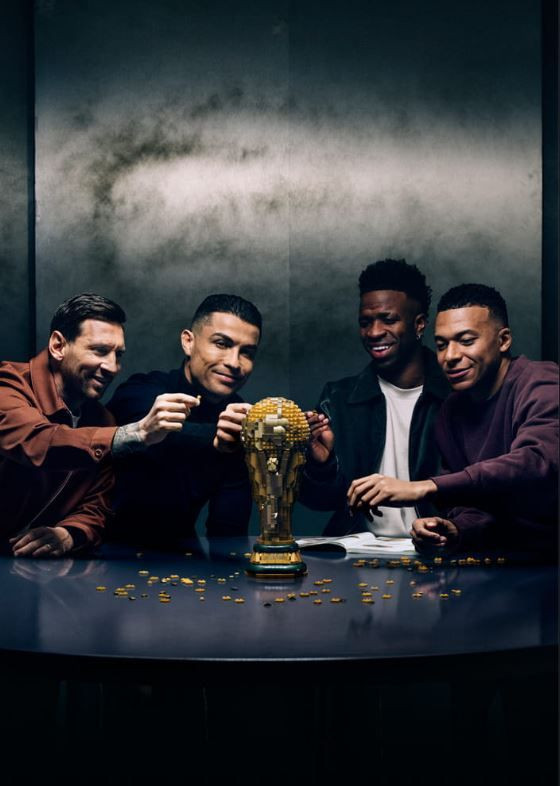 Ronaldo, Messi, Mbappe ve Vinicius Jr. bir araya geldi: LEGO’dan akılalmaz reklam filmi - Resim: 4