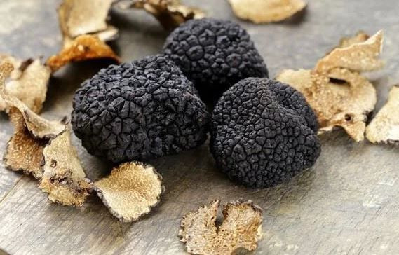 Türkiye’nin 'siyah elması’: Kilosu 20 bin TL - Resim: 8