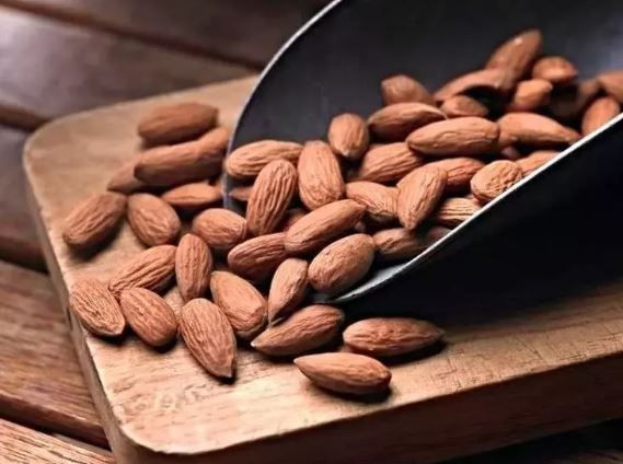 Kanser riskine karşı doğal kalkan: Kuruyemiş tüketenler daha az hastalanıyor - Resim: 2