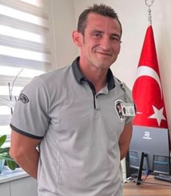 Abdullah &ouml;ğretmenin &ouml;l&uuml;m&uuml;nde kan donduran detay: Doktor kızı hukuk m&uuml;cadelesi başlattı - Resim : 3