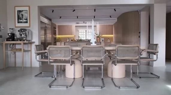 Kıvanç Tatlıtuğ ve Başak Dizer ailesinin evi göz kamaştırdı - Resim: 2