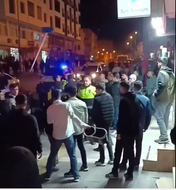 Mardin’de iftar sonra meydan savaşı: Tekme, kova ve fırça: 3 yaralı - Resim : 5