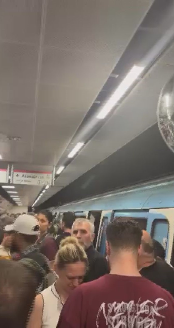 İstanbul'da metro raydan çıktı - Resim : 3