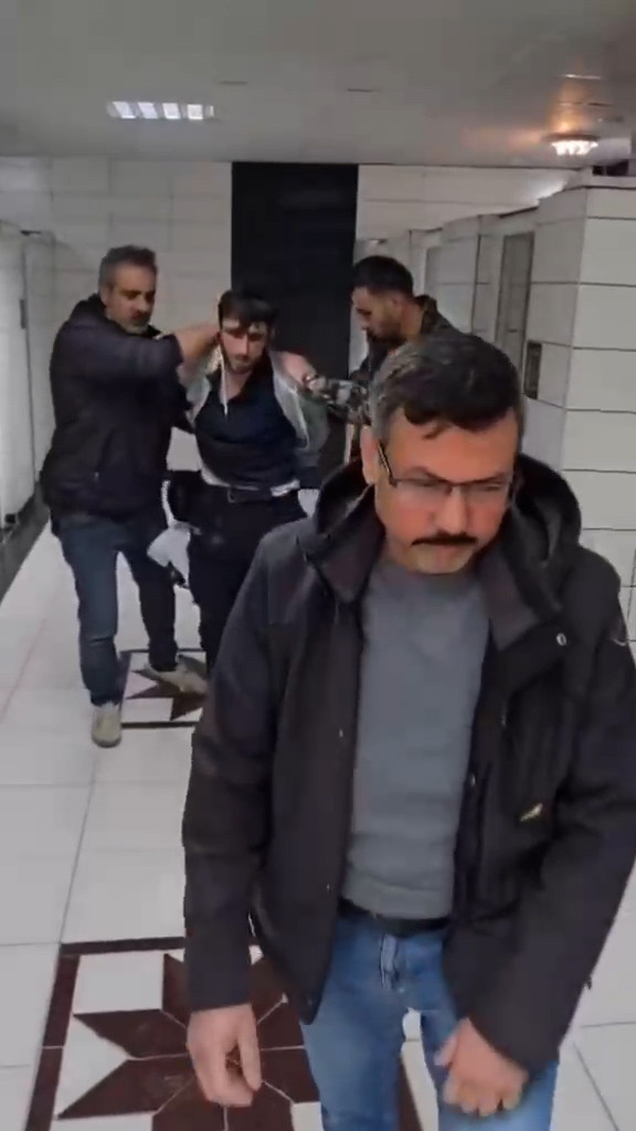 Filmlere taş çıkaran hikaye: Cami tuvaleti kendine mesken yapmış - Resim : 1