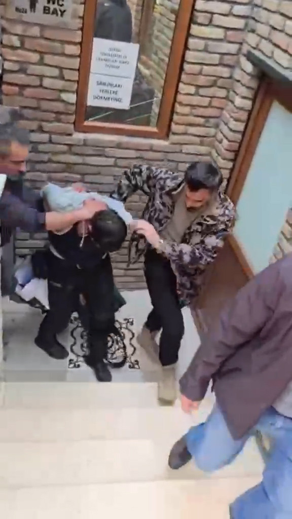 Filmlere taş çıkaran hikaye: Cami tuvaleti kendine mesken yapmış - Resim : 3