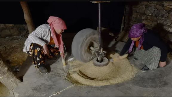 Yüzyıllık değirmende öğütülüyor: Şeker hastaları kapış kapış alıyor : Türkiye’nin yeni gözdesi - Resim: 1