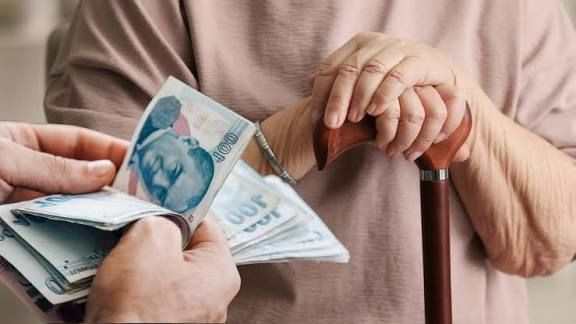 SGK uzmanı Emin Yılmaz tek tek sıraladı: Emekli maaşlarına 3 düzenleme yolda - Resim: 7
