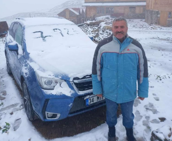 Rize’de eylülde sürpriz: Tahpur Yaylası'nı beyaz örtü kapladı - Resim: 4