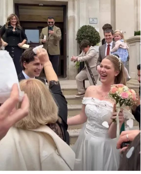 Serel Yereli Londra’da sessizce evlendi: Zirvedeyken oyunculuğu bırakmıştı - Resim : 3