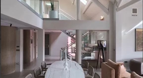 Kıvanç Tatlıtuğ ve Başak Dizer ailesinin evi göz kamaştırdı - Resim: 12