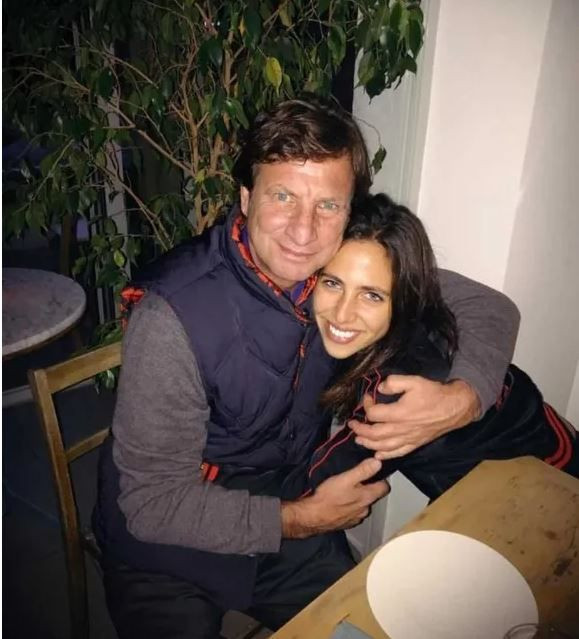 Hülya Avşar'ın kızı Zehra doğallığıyla büyüledi: Beyazlar içinde zarafet - Resim: 7