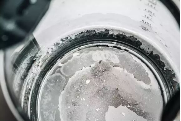 Kettle’daki kireci dakikalar içinde yok eden doğal yöntem: İlk günkü gibi - Resim: 2