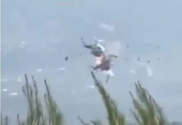 İki helikopter havada çarpıştı: Yunanistan'da feci kaza - Resim : 1