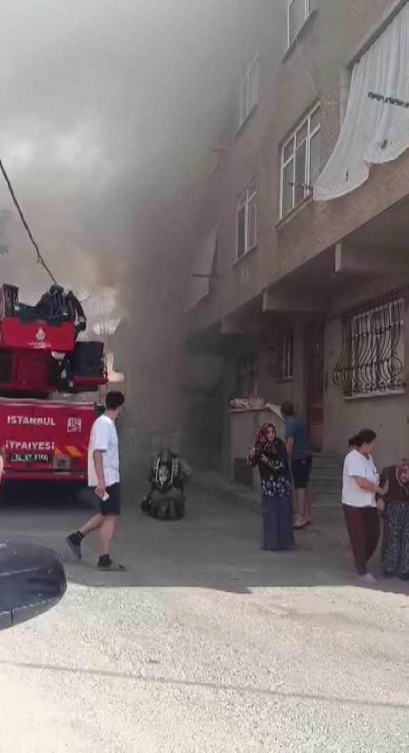 Kartal'da alevler binayı sardı: Dumanlar arasında can pazarı - Resim: 7