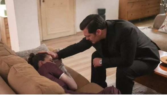 Ebru G&uuml;ndeş&rsquo;ten Demet &Ouml;zdemir&rsquo;e &ouml;vg&uuml; dolu s&ouml;zler: &lsquo;G&ouml;zlerimiz doldu&rsquo; - Resim : 1