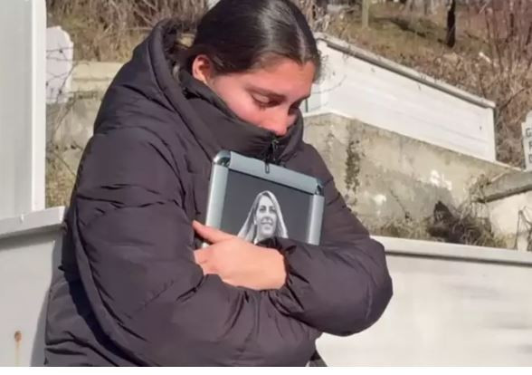 Kansere yenik düşen eski futbolcu toprağa verildi - Resim : 2