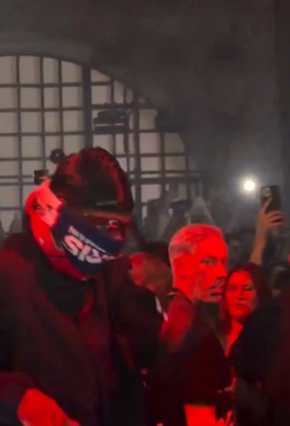 Travis Scott İstanbul’da yuhalandı: Biletleri 50 bin liraya satılmıştı - Resim : 3