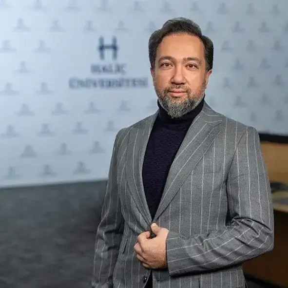 Prof. Dr. Eryarsoy: Mezunlarımıza yapay zekanın, iletişimin ve paranın dilini öğretiyoruz - Resim : 1