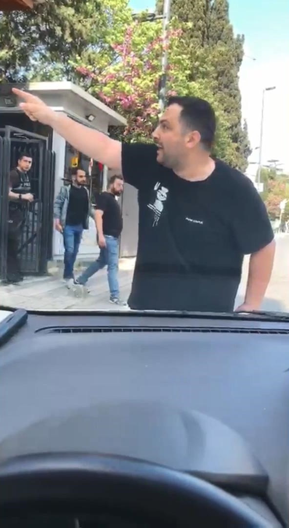 Cep telefonu kayıttayken bile durmadı: Üsküdar'da yumruklu saldırı - Resim : 3