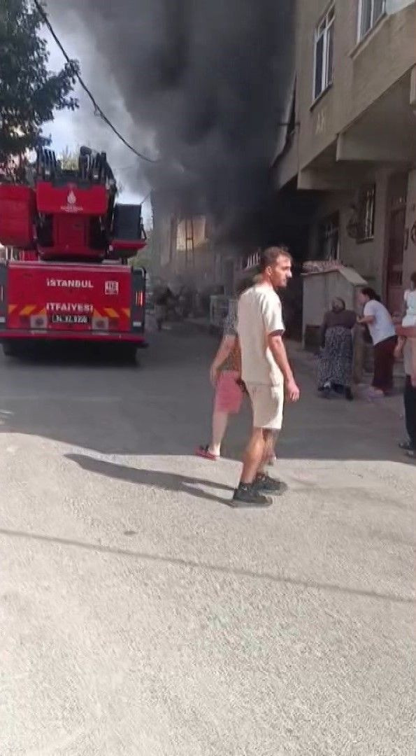 Kartal'da alevler binayı sardı: Dumanlar arasında can pazarı - Resim: 5