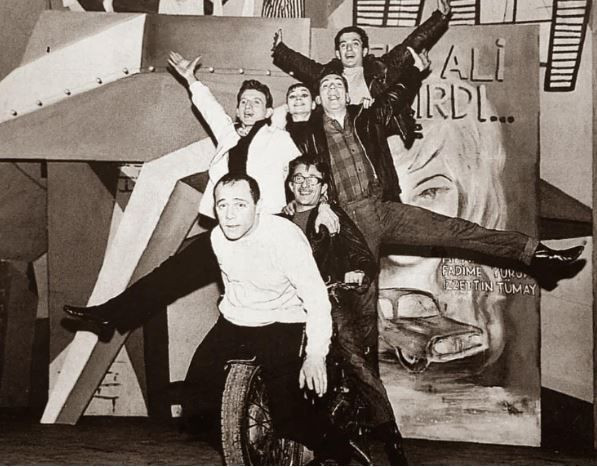 Türk tiyatrosu duayenine gözyaşlı veda: 72 yıllık efsane Haldun Dormen sonsuzluğa uğurlanıyor… Vasiyeti yerine getirildi - Resim: 19