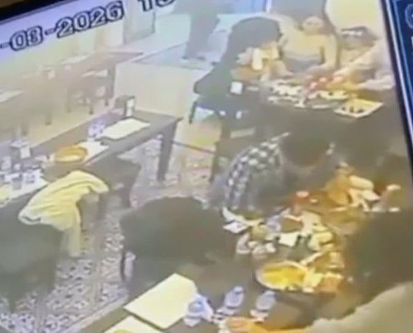 Yemek zevki kabusa d&ouml;nd&uuml;: İlk ısırıkta neye uğradığını şaşırdı - Resim : 1