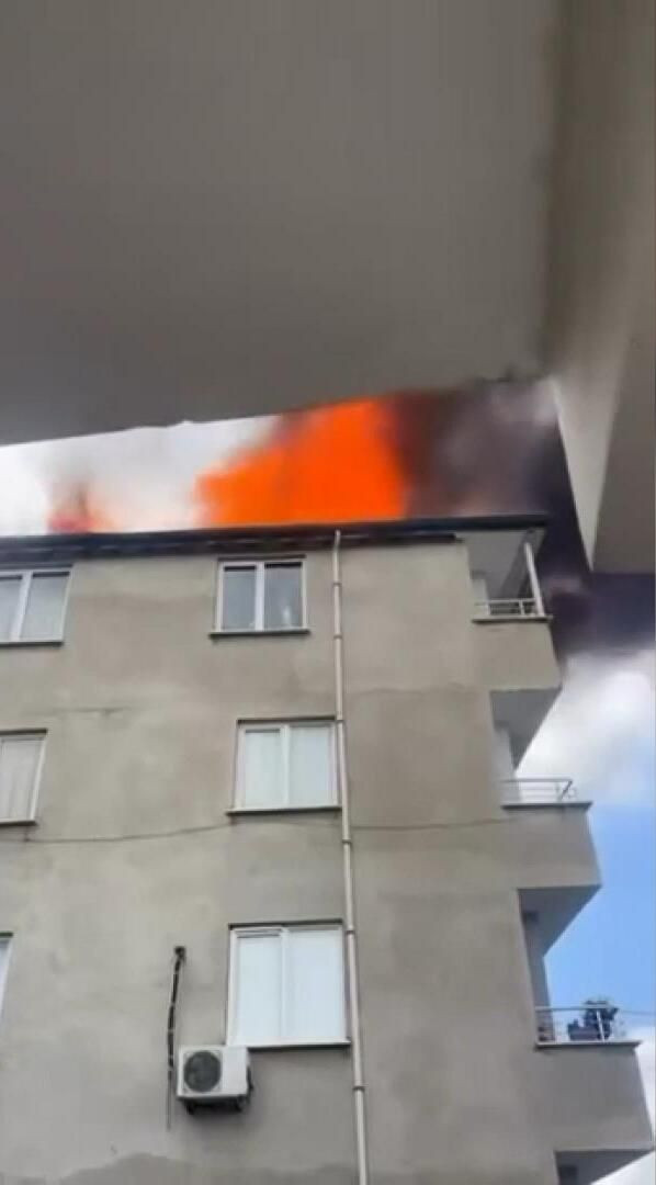 Avcılar’da yangın: Bina tahliye edildi: Mahalle sakinleri sokağa döküldü - Resim: 6