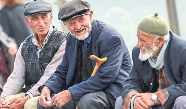Anayasa Mahkemesi, emekli zammı davasında kritik karar aldı: Seyyanen zammın yolu açıldı - Resim: 13