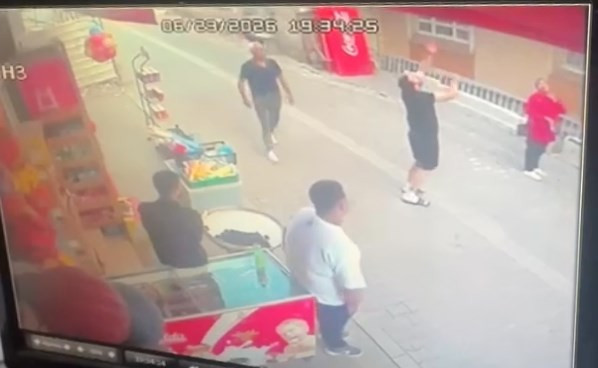 8. kattan ölüme atladı: Mucize şemsiyeyle geldi - Resim : 1