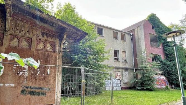 Sanayinin simgesiydi: Dev tarihi fabrika 1 euro'ya satışta - Resim: 9