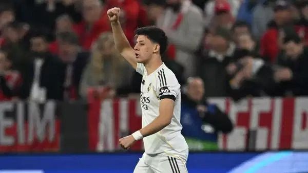 Arda Güler frikik golüyle Neuer'i avladı: Türkiye'den 2 tanıdık isim de bunu başarmıştı - Resim: 1