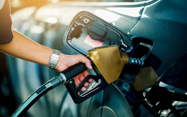 Benzin ve motorin zammı katlanarak geri geldi: Dün iptal edilmişti - Resim: 1