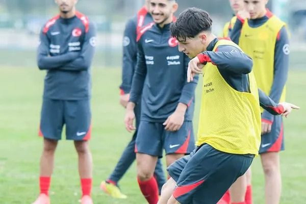 Galatasaray ve Fenerbahçe, milli futbolcu için transfer yarışında - Resim: 8