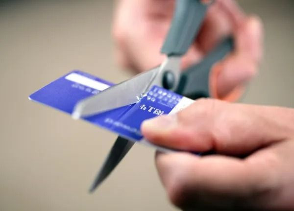 Kredi kartını makasla kesmek başınıza iş açabilir: Milyonları ilgilendiriyor - Resim: 9