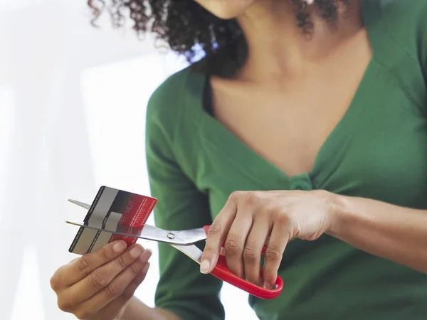 Kredi kartını makasla kesmek başınıza iş açabilir: Milyonları ilgilendiriyor - Resim: 11