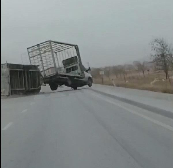 Şiddetli fırtına Konya'yı da vurdu - Resim : 2