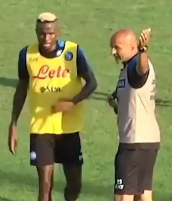 Osimhen maç sonu sinir küpüne döndü: Nedeni belli oldu... - Resim: 6