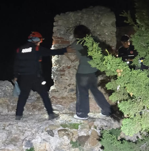 Alanya Kalesi'nde korku dolu anlar: Rus turistler için AFAD ekipleri seferber oldu - Resim : 1