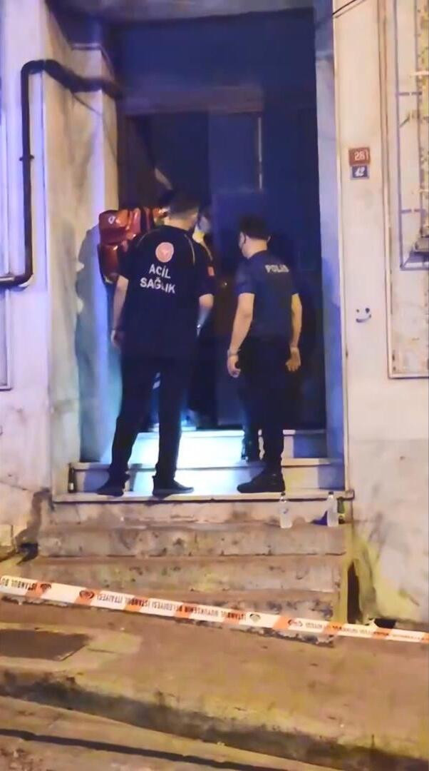 Komşular kokudan şüphelendi: Ekipler içeri girince gözlerine inanamadılar: Beyoğlu’nda sır ölüm - Resim : 1