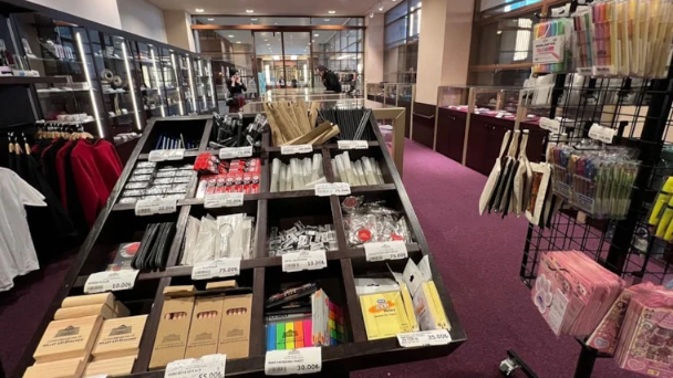 Vatandaş vergi y&uuml;k&uuml;n&uuml;n altında ezilirken; Saray'da vergisiz mağaza a&ccedil;ıldı - Resim : 5