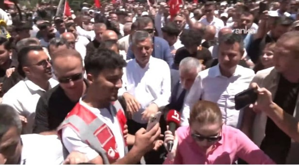 Özgür Özel'den Erdoğan'a: Cesaretin varsa çık karşıma - Resim : 4