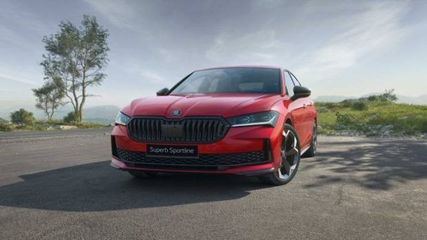Skoda Superb Sportline Türkiye’de satışa çıktı: Bayilerde yerini aldı - Resim: 8