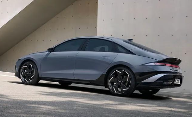 Türkiye fiyatı açıklandı: İşte geleceğin tasarımı elektrikli Hyundai - Resim: 15